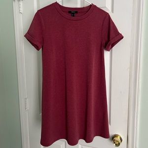 FOREVER 21 SHORT SLEEVE KNIT DRESS :: SIZE MEDIUM :: BURGUNDY
